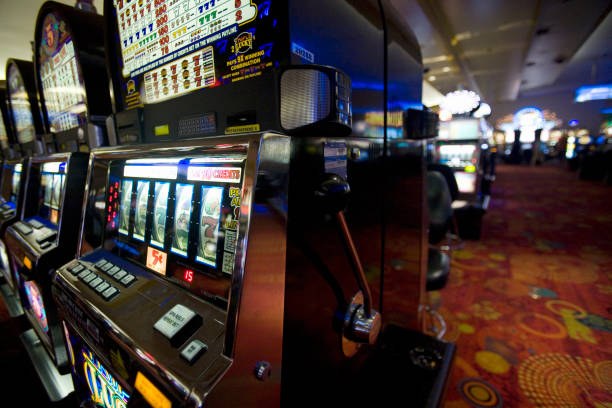 Shio Table live dealer broadcast with wheel and betting interface on longtogel